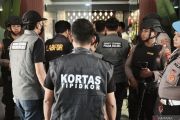 Tim gabungan geledah Kantor Bupati dan rumah jabatan Bupati Gowa