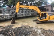 Kementerian PU bersihkan material kayu banjir di Aceh Tenggara