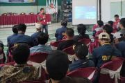 PLN UP3 Pringsewu ULP Talang Padang edukasi pekerja jaringan internet terkait bahaya listrik