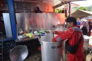 Dapur umum untuk korban bencana di Solok