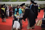 Usai kecelakaan dan kehilangan ibu, Marcela tetap tabah hadiri wisuda UMS