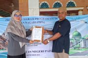 D3 Teknik Listrik UNP bantu penerangan akses jalan Masjid Nurul Wujud dengan PJU tenaga surya