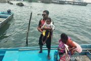 SAR evakuasi 49 penumpang KM Hendra Jaya di Laut Aru