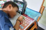 Kabut asap, siswa SD di Tanjungpinang kerjakan tugas dari rumah