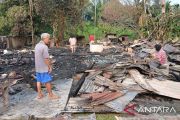 Rumah kayu di Jalan Pembangunan Pekanbaru ludes terbakar, kerugian puluhan juta rupiah