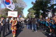 Polwan Internasional sapa masyarakat saat parade IAWP di Bali