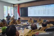 Gubernur Papua ingatkan dana tambahan infrastrukur harus dirasakan warga