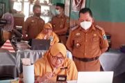 Sekda Batang Hari Pantau PJJ di Tengah Kabut Asap