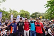 Marc Marquez dan pembalap MotoGP disambut ribuan warga Mataram