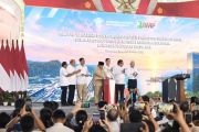 Prabowo luncurkan ekspor perdana baterai EV dan 11 proyek di IWIP