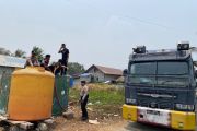 Dampak kemarau panjang, Polres SBT Maluku salurkan air bersih ke wilayah terdampak kekeringan