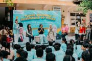 Minister urges parents to help children develop healthy digital habits