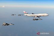 Empat pesawat tempur Sukhoi TNI AU "flypast" di atas Lanud Halim sambut Al-Sisi