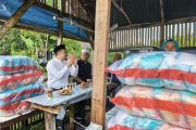 Rahmat Saleh Salurkan Bantuan Pangan untuk Dapur Umum Korban Banjir Padang