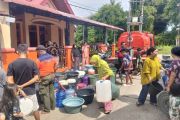 BPBD Padang salurkan air bersih ke lokasi terdampak banjir