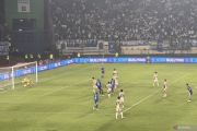 Persib vs Dewa United 2-2: Gol Mark Klok selamatkan Maung Bandung
