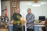 Pemkab Sleman serahkan Perbup batas kelurahan demi tertib administrasi