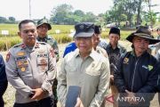 Utusan Presiden menyerap aspirasi petani dan salurkan traktor di Bandung