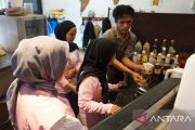 Meracik asa, membuka peluang: Srikandi PLN UIP3B Sumatera berdayakan perempuan disabilitas jadi Barista profesional