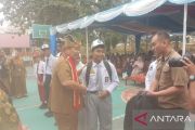 Pemprov Babel salurkan bantuan 200 perlengkapan sekolah di Bangka