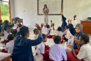 Tim Ekspedisi Patriot ITB kenalkan pencegahan TBC lewat buku cerita di Yapsi