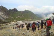 Pendakian Gunung Sibayak ditutup sementara untuk pemulihan ekosistem
