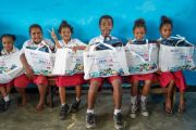 Pertamina Papua salurkan 105 paket alat sekolah bagi siswa SD di Sentani