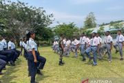 Batalyon 810 perkuat karakter-disiplin pelajar SMKN Penerbangan Waibu