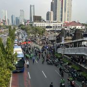 Mahasiswa lakukan aksi di Polda Metro Jaya, Jalan Gatot Subroto tersendat