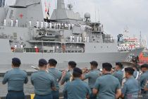 Indonesian Navy welcomes Australian warship HMAS Toowoomba to Jakarta