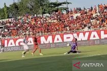 Borneo FC libas PSBS Biak 5-1 dan tempel ketat Persib di puncak