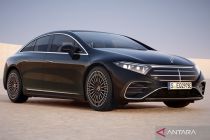 Mercedes-Benz EQS 2026 diklaim punya jangkauan elektrik 925 km