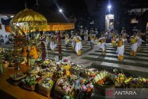Begini suasana persembahyangan Hari Raya Kuningan di Semarang