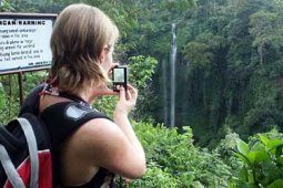 WISATA AIR TERJUN