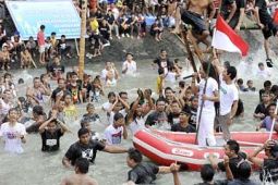 KONSER DI SUNGAI