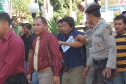 REKONSTRUKSI PERAMPOKAN PEGADAIAN