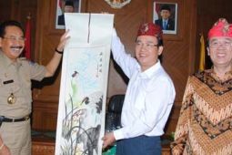 KUNJUNGAN BUPATI CHINA
