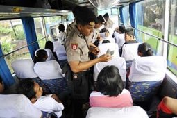 RAZIA PENUMPANG BUS