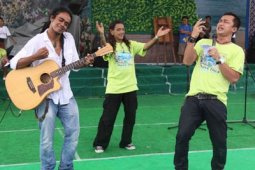 "GREEN CAMP"