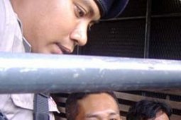 WARGA DITANGKAP
