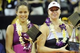 JUARA TURNAMEN TENIS