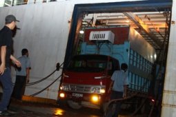 KAPAL PERTAMA BERLAYAR
