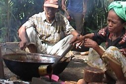 PENGRAJIN GULA MERAH