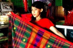 Sarung Samarinda Penas