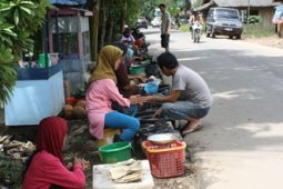 PEDAGANG IKAN