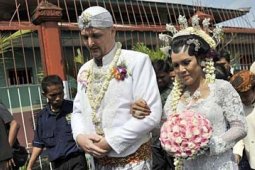 MENIKAH DI PENJARA