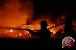 Satu Rumah Kosong Hangus Terbakar