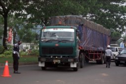 Truk Dilarang Masuk Tangsel Mulai 27 Mei