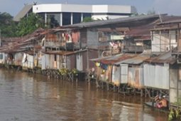 MENUNGGU DIBONGKAR