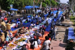 Makan Terpanjang Dunia